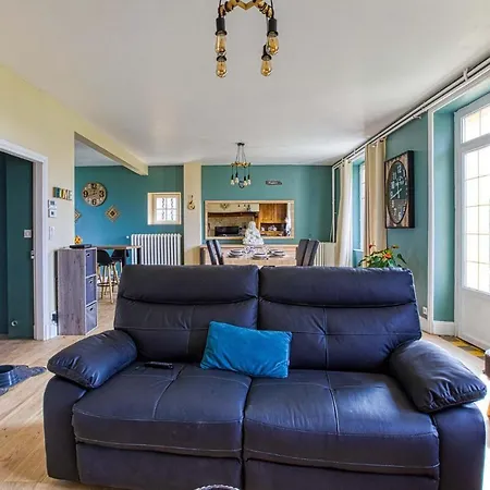 Stunning In With Outdoor Swimming Pool, Wifi And 3 Bedrooms Ally (Cantal)