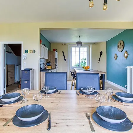 Holiday home Stunning In With Outdoor Swimming Pool, Wifi And 3 Bedrooms Ally (Cantal)